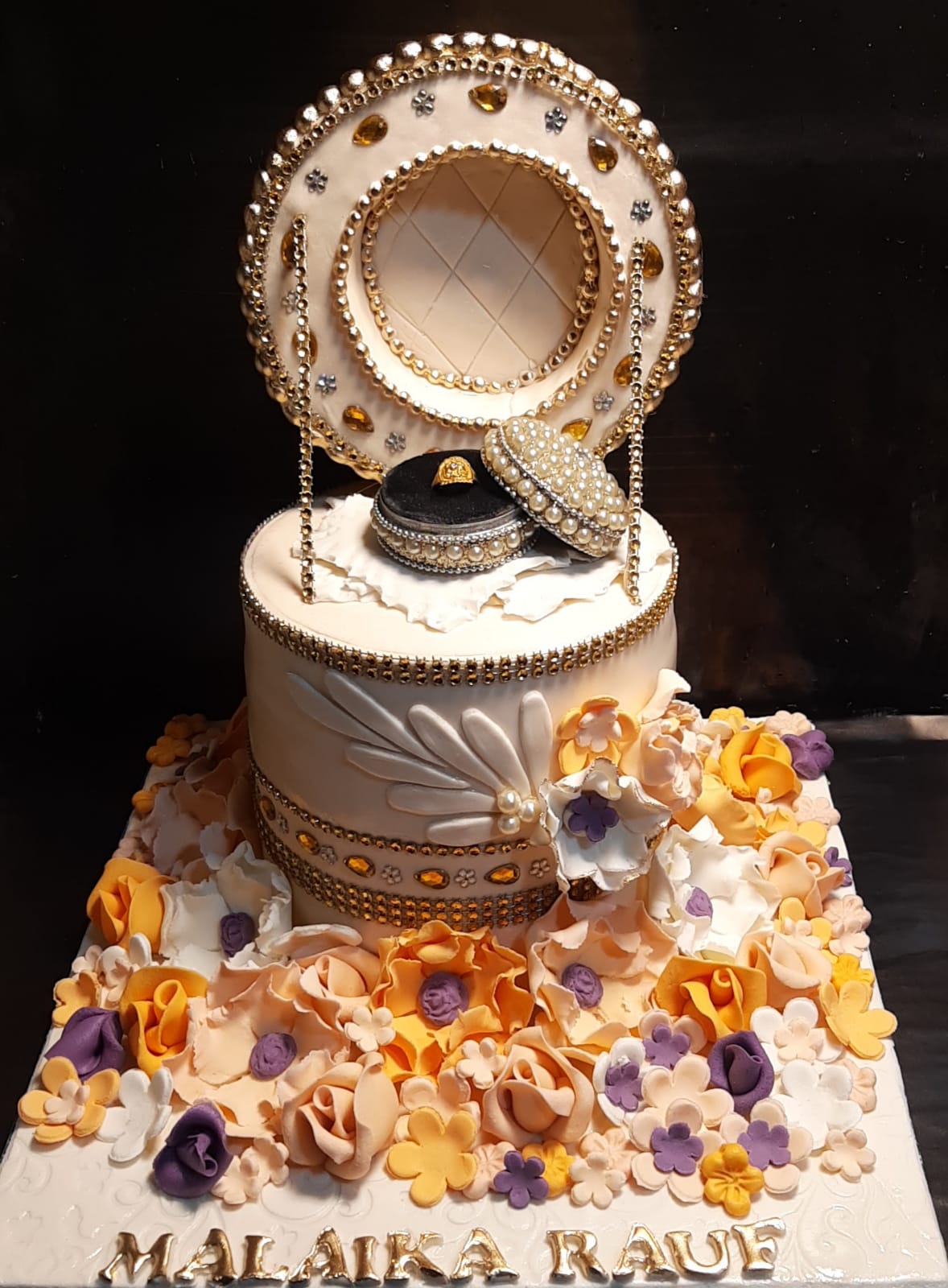 Beautiful engagement anniversary cake new design 2023 5 kg